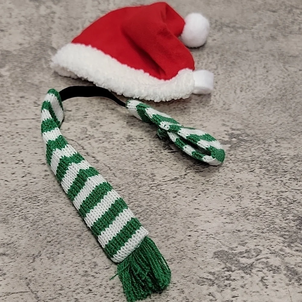 Kit-Cat Klock Clock Christmas Accessories – Santa Hat and Green & White Scarf